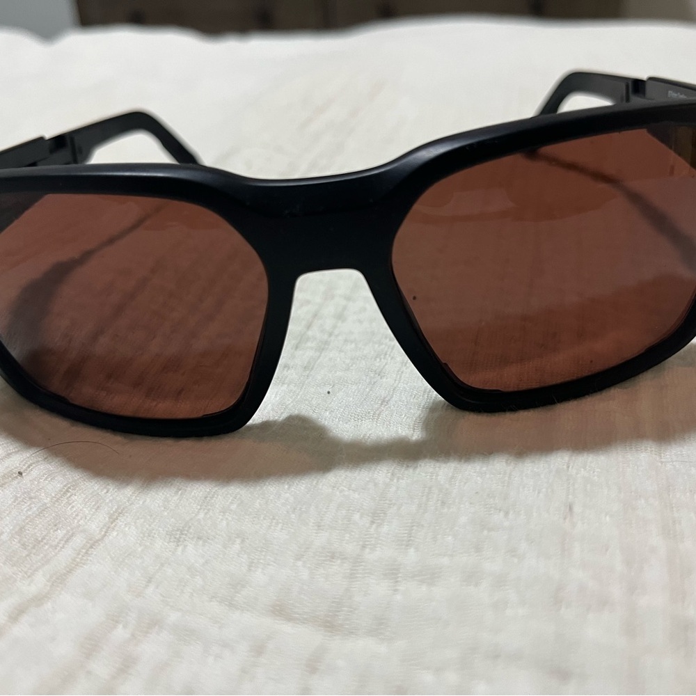 Costa Tailwalker 

-polarized 

-like new